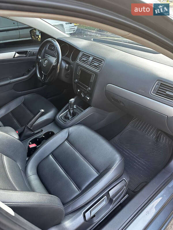 Седан Volkswagen Jetta 2016 в Запорожье