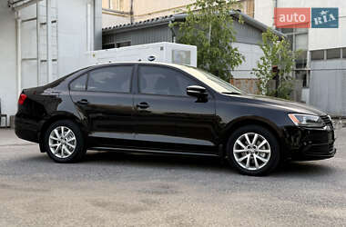 Седан Volkswagen Jetta 2011 в 