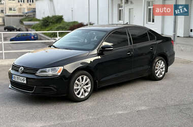 Седан Volkswagen Jetta 2011 в 