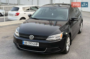 Седан Volkswagen Jetta 2011 в 