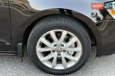 Седан Volkswagen Jetta 2011 в 