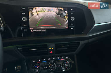 Седан Volkswagen Jetta 2019 в 