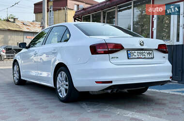 Седан Volkswagen Jetta 2017 в 