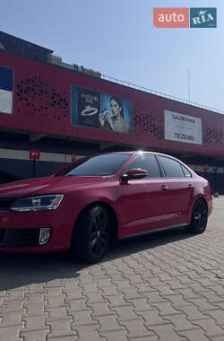 Седан Volkswagen Jetta 2013 в 