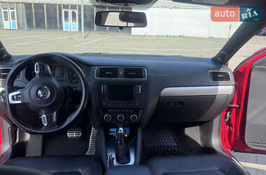 Седан Volkswagen Jetta 2013 в 