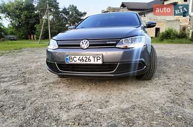 Седан Volkswagen Jetta 2013 в 