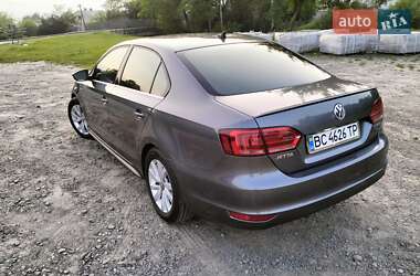 Седан Volkswagen Jetta 2013 в 