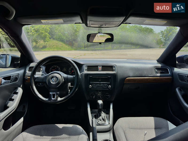 Седан Volkswagen Jetta 2013 в Кривом Роге