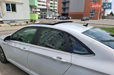 Седан Volkswagen Jetta 2018 в 