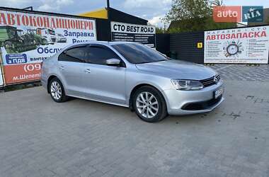 Седан Volkswagen Jetta 2011 в 