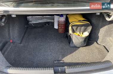 Седан Volkswagen Jetta 2011 в 