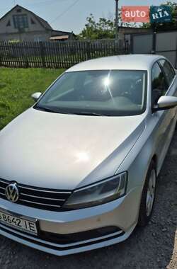 Седан Volkswagen Jetta 2016 в 