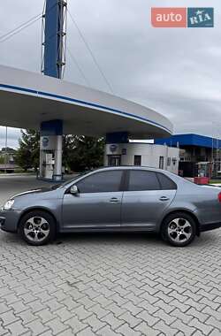 Седан Volkswagen Jetta 2008 в 