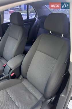 Седан Volkswagen Jetta 2008 в 