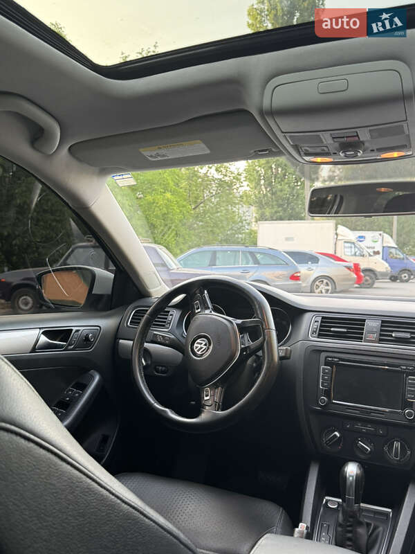 Седан Volkswagen Jetta 2015 в Запорожье