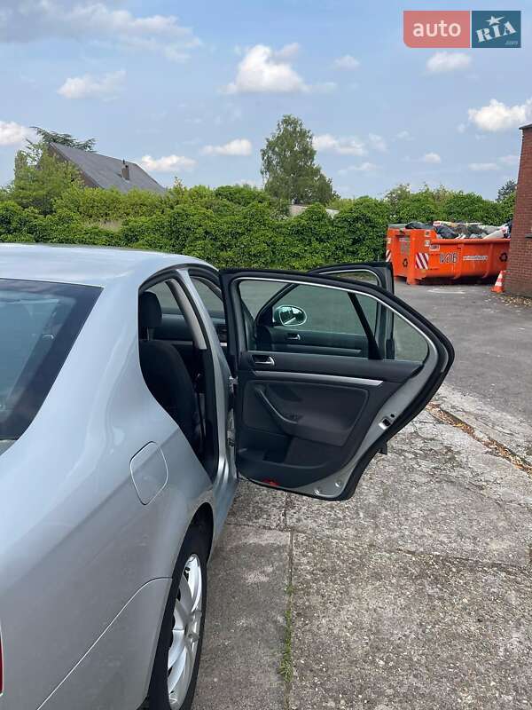 Седан Volkswagen Jetta 2006 в Луцьку