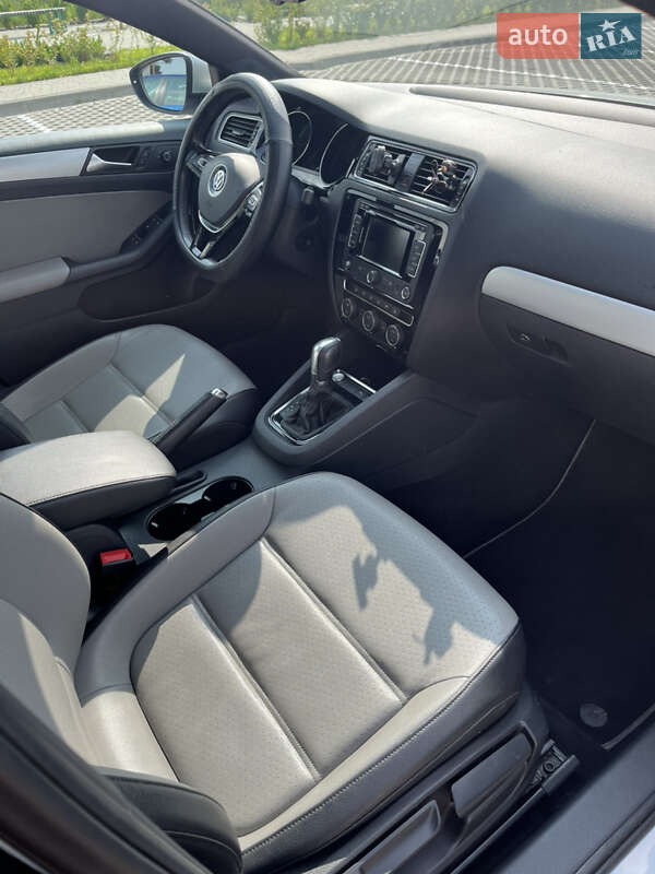 Седан Volkswagen Jetta 2015 в Луцке фото 11 Седан Volkswagen Jetta 2015 в Луцке