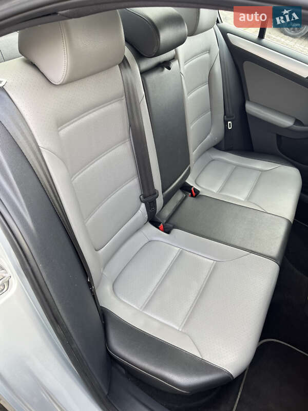 Седан Volkswagen Jetta 2015 в Луцке фото 16 Седан Volkswagen Jetta 2015 в Луцке