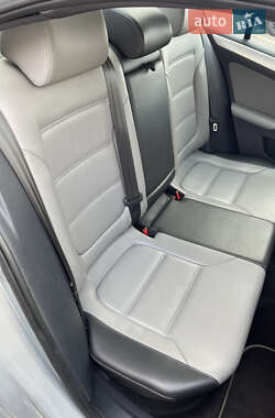 Седан Volkswagen Jetta 2015 в 
