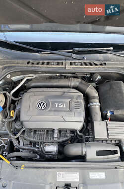 Седан Volkswagen Jetta 2015 в 
