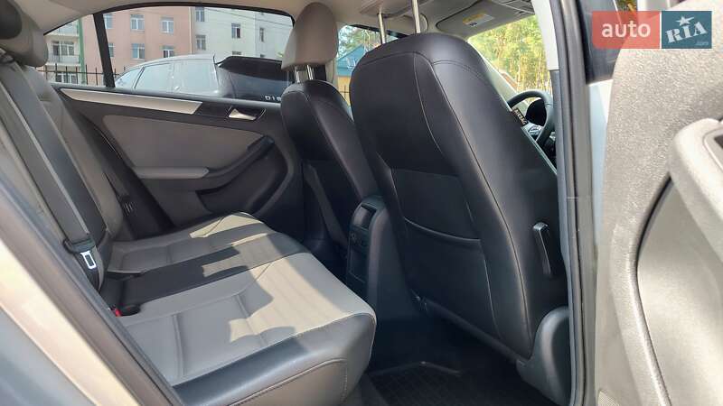 Седан Volkswagen Jetta 2014 в Києві