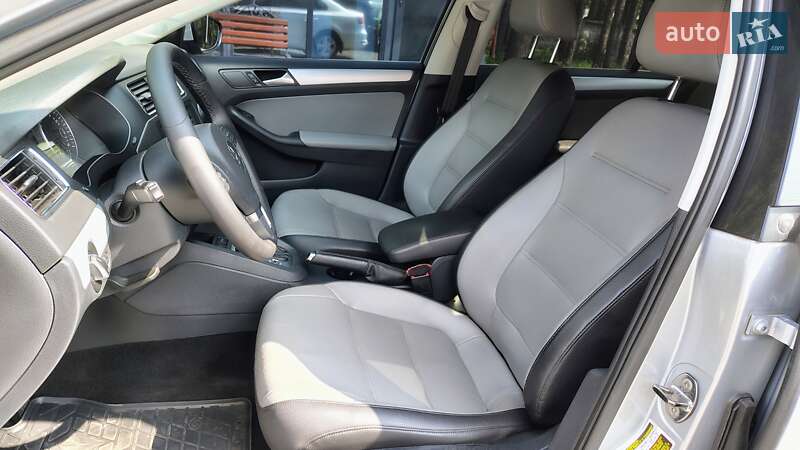 Седан Volkswagen Jetta 2014 в Києві