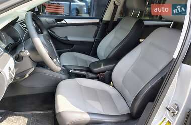 Седан Volkswagen Jetta 2014 в 