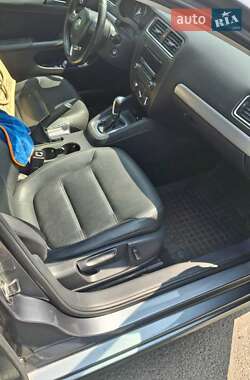 Седан Volkswagen Jetta 2014 в 