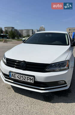 Седан Volkswagen Jetta 2016 в Днепре