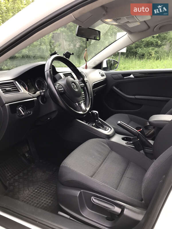 Седан Volkswagen Jetta 2013 в Макарове