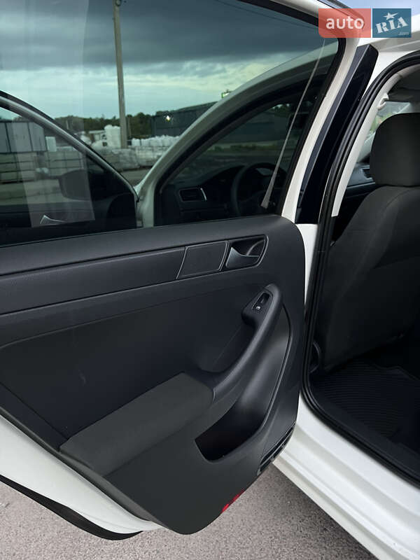 Седан Volkswagen Jetta 2012 в Шептицькому