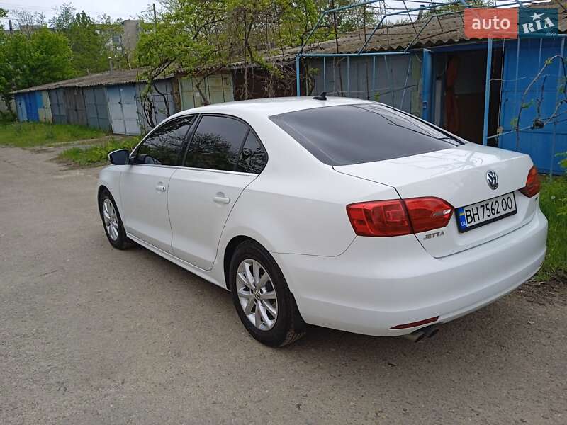 Седан Volkswagen Jetta 2014 в Білгороді-Дністровському фото 12 Седан Volkswagen Jetta 2014 в Білгороді-Дністровському