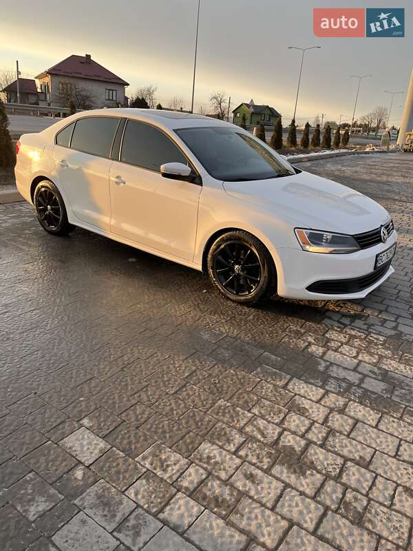 Седан Volkswagen Jetta 2012 в Львове