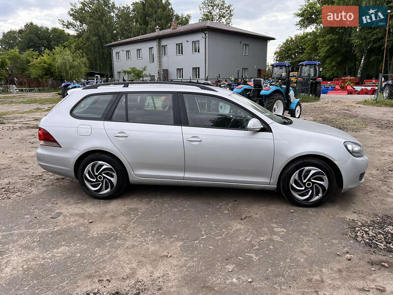 Универсал Volkswagen Jetta 2011 в Шостке