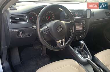 Седан Volkswagen Jetta 2011 в 