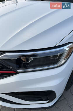 Седан Volkswagen Jetta 2019 в 