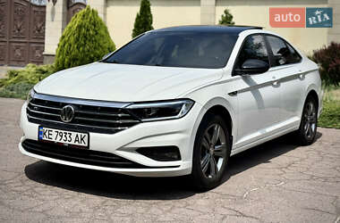 Седан Volkswagen Jetta 2019 в 