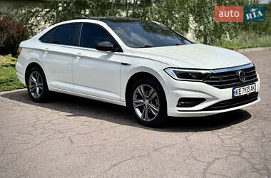 Седан Volkswagen Jetta 2019 в 