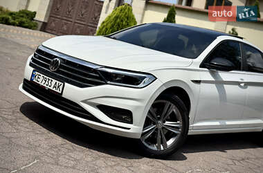 Седан Volkswagen Jetta 2019 в 
