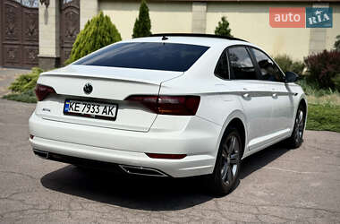 Седан Volkswagen Jetta 2019 в 