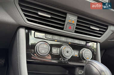 Седан Volkswagen Jetta 2019 в 
