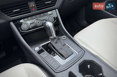 Седан Volkswagen Jetta 2019 в 