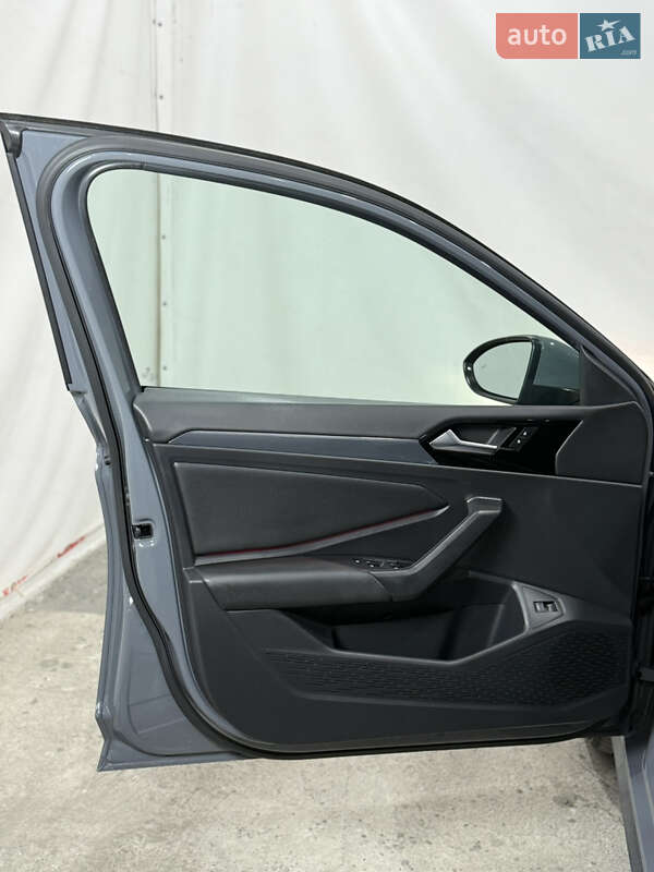 Седан Volkswagen Jetta 2019 в Одессе