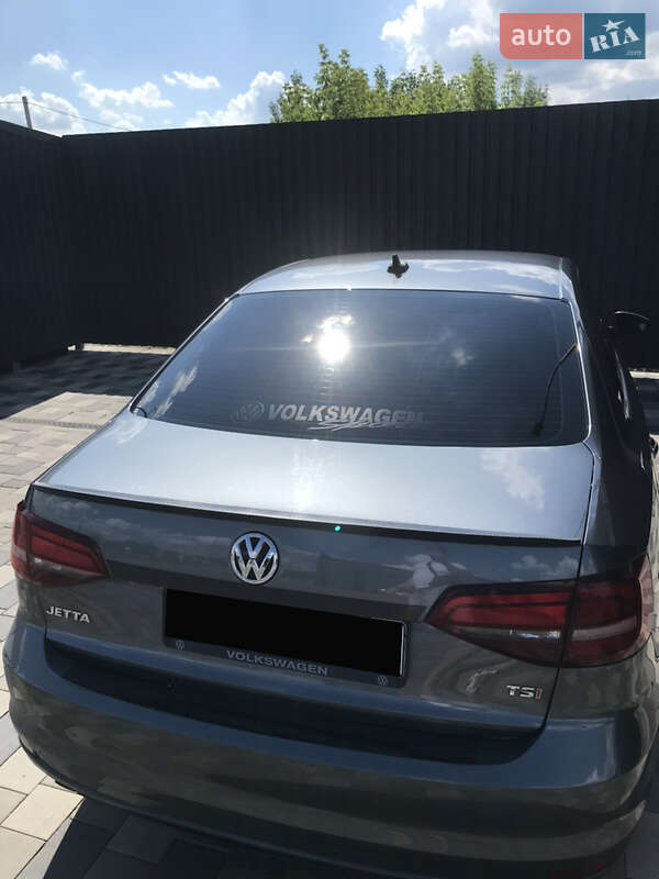 Седан Volkswagen Jetta 2015 в Полтаві