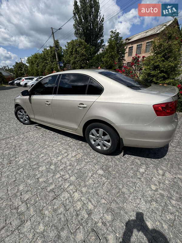 Седан Volkswagen Jetta 2013 в Житомире