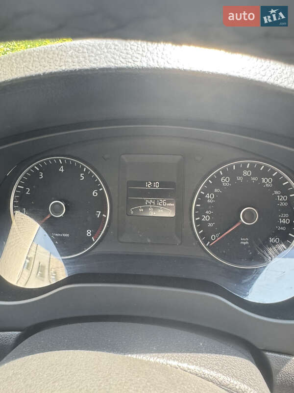Седан Volkswagen Jetta 2013 в Житомире