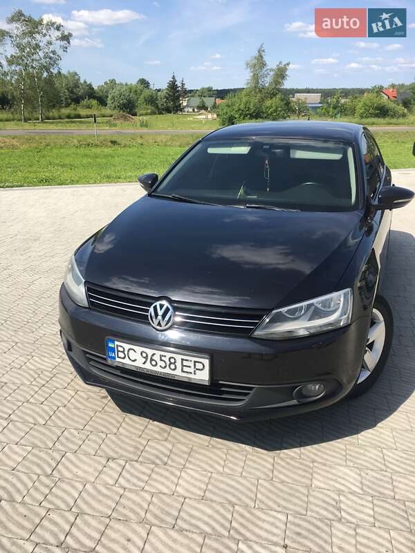 Седан Volkswagen Jetta 2012 в Львове