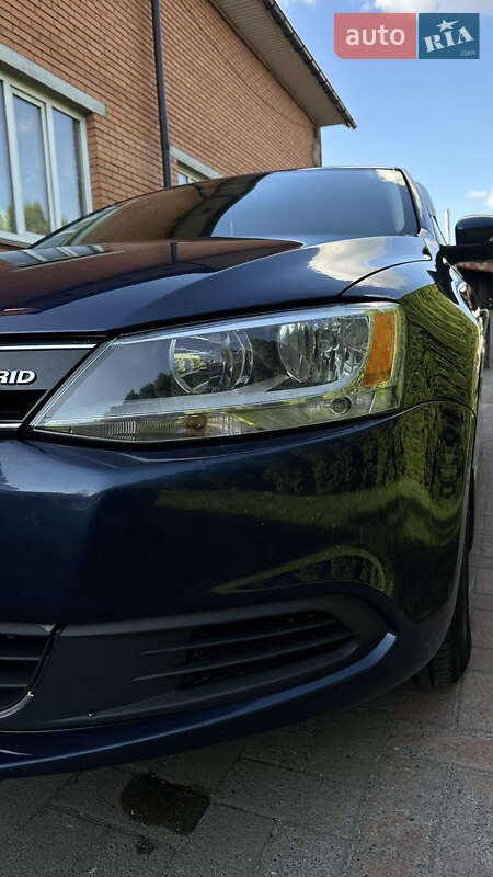 Седан Volkswagen Jetta 2013 в Києві