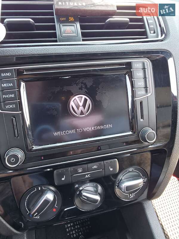 Седан Volkswagen Jetta 2015 в Нововолинську