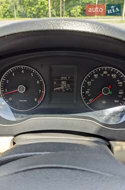 Седан Volkswagen Jetta 2014 в 